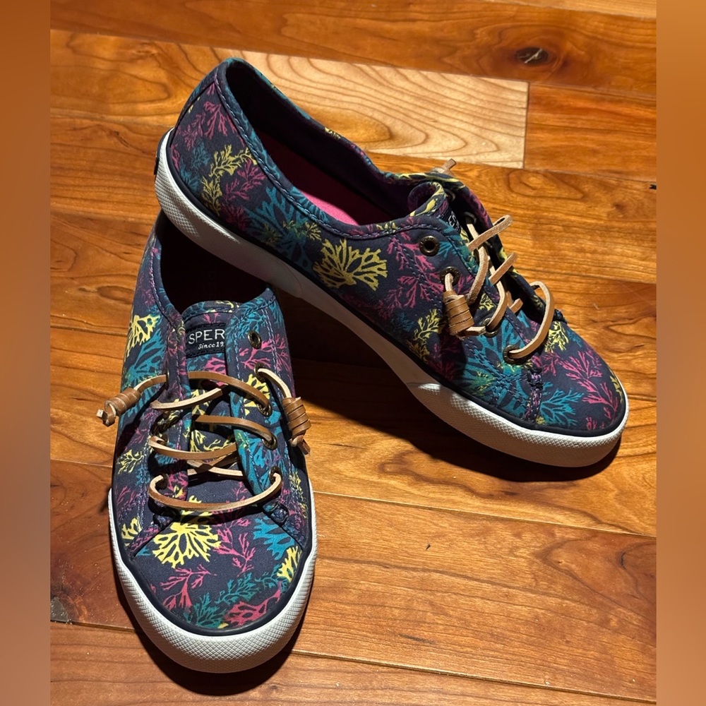 Sperry Top Sider Sneakers, Size 7.5M, Slip on, Floral Coral Beach Boat Shoes
